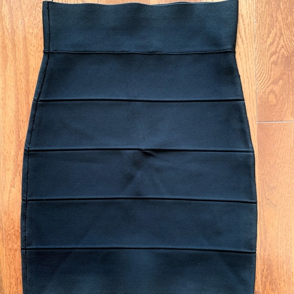 Bcbg maxazria bandage skirt small - Picture 3 of 4